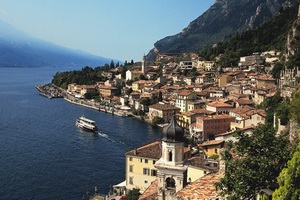 Xtrallusion offers characteristic Bed and Breakfast, B&B, Guest House, Hotel, Albergo and Country Lodge accommodation in Italy. Plus independent self-guided Walking, Adventure, Activity, Skiing and Paragliding Holiday itineraries on the Italian Rivieras, in the Italian Lakes, in the Italian Alps and in some of the most beautiful corners of Italy.